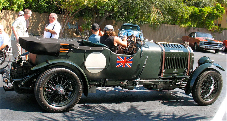 1928 Bentley 4½ Litre Saloon (Weymann)